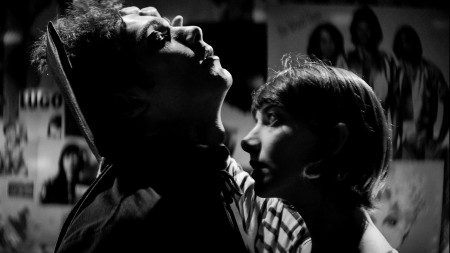 Phim Cô Gái Về Nhà Một Mình Ban Đêm - A Girl Walks Home Alone at Night